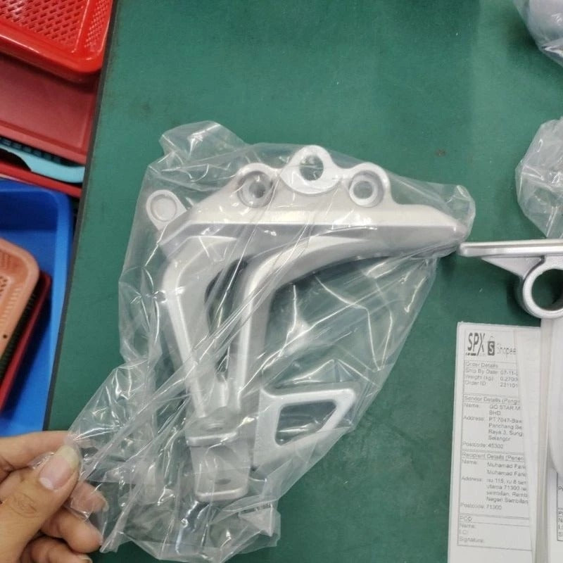 BREKET TEMPAT KAKI BELAKANG / BREKET KAKI BELAKANG